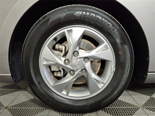 Used 2023 Hyundai Elantra SE w/ Preferred Accessory Package image 14