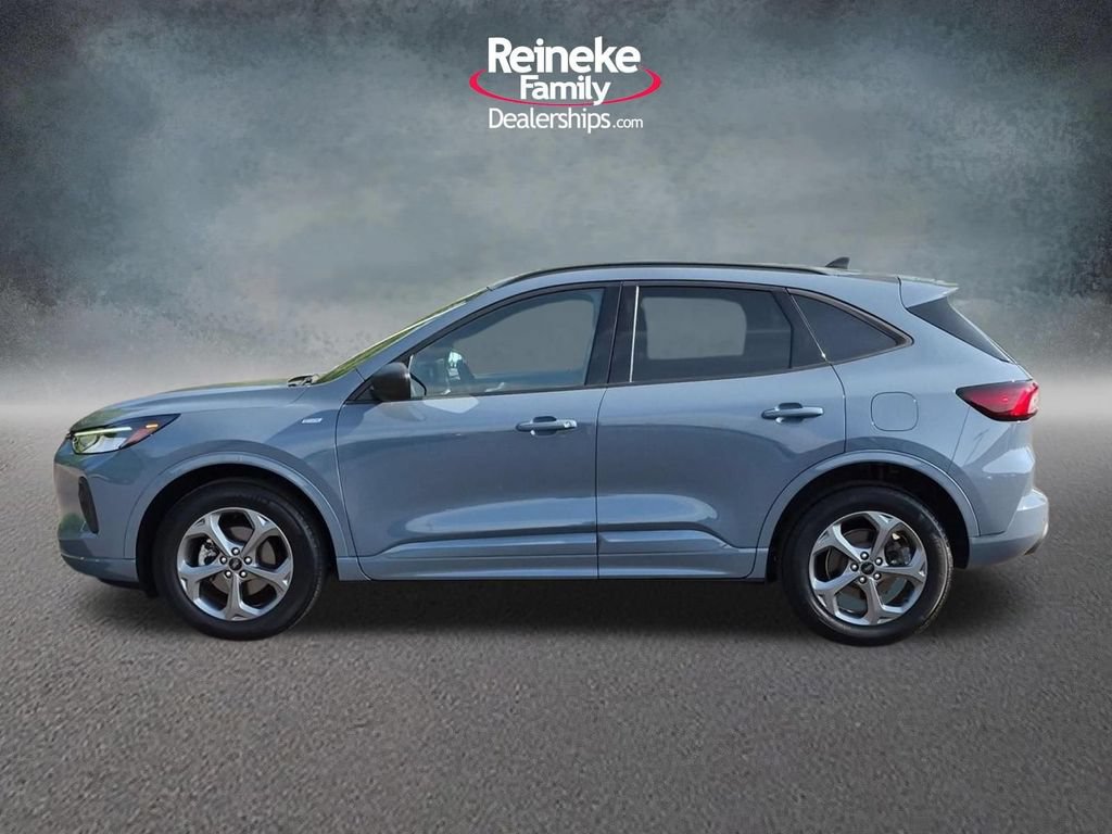Used 2024 Ford Escape ST-Line w/ Tech Pack #1 AWD/4WD image 9