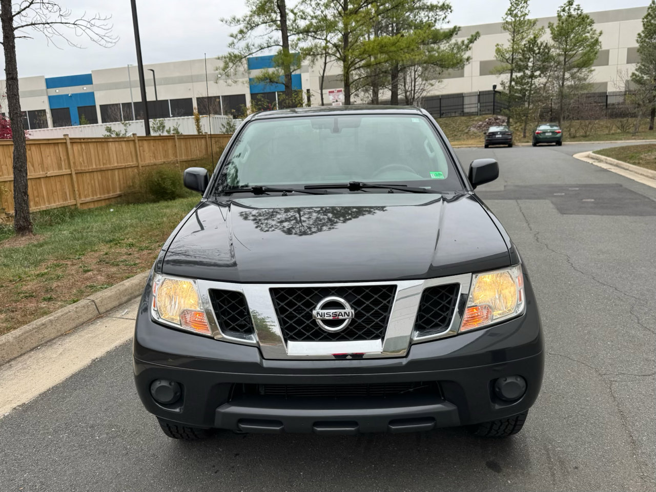 Used 2012 Nissan Frontier SV image 7