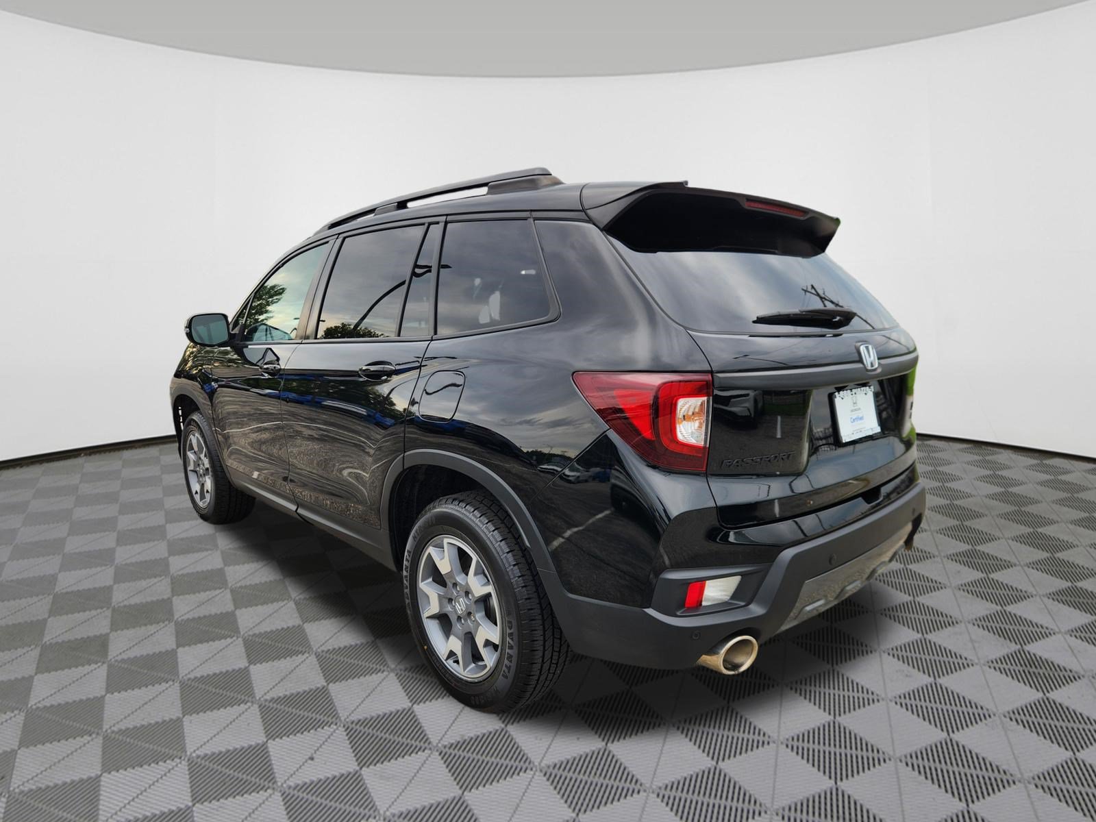 Certified 2023 Honda Passport TrailSport image 3