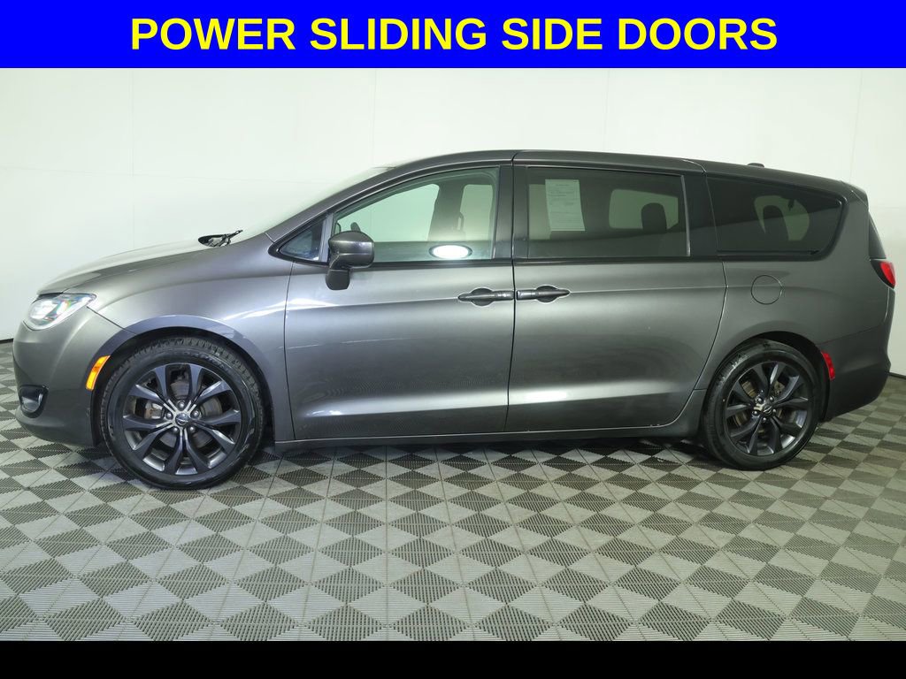 Used 2018 Chrysler Pacifica Touring Plus w/ S Appearance Package image 2