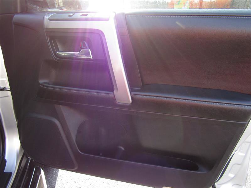 Used 2015 Toyota 4Runner SR5 image 28