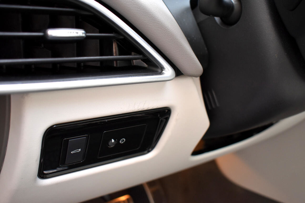 Used 2019 Jaguar XE Prestige image 41