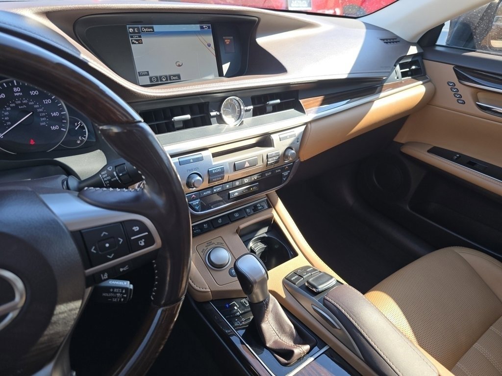 Used 2016 Lexus ES 350 w/ Ultra Luxury Package image 34