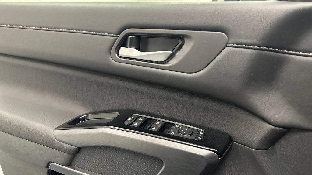 New 2026 Nissan Pathfinder SL AWD/4WD image 14