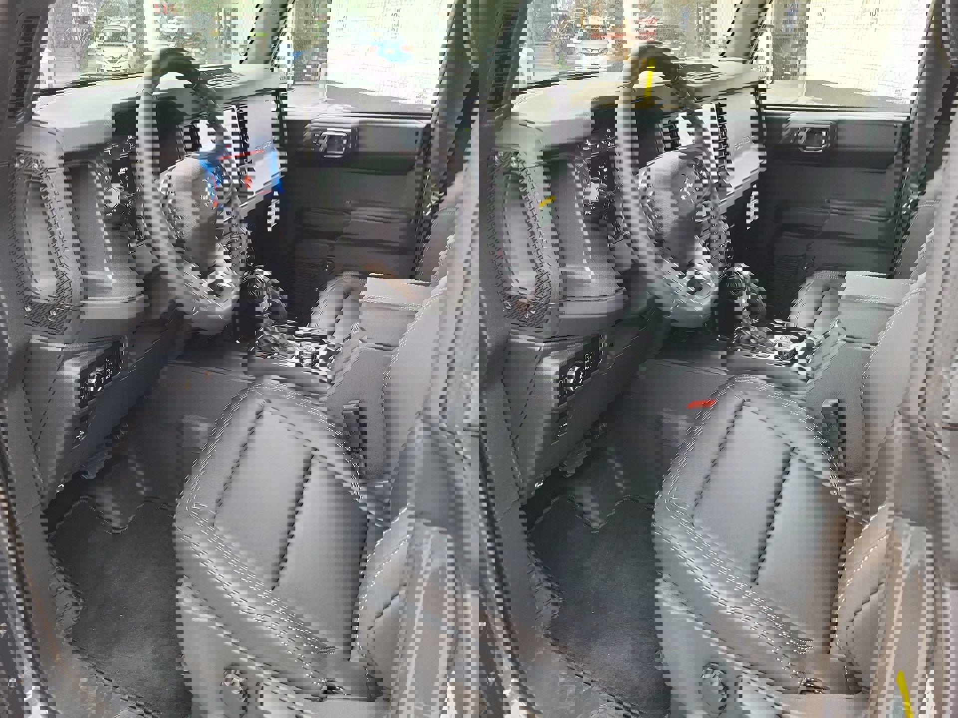 New 2025 Ford Bronco Badlands image 13