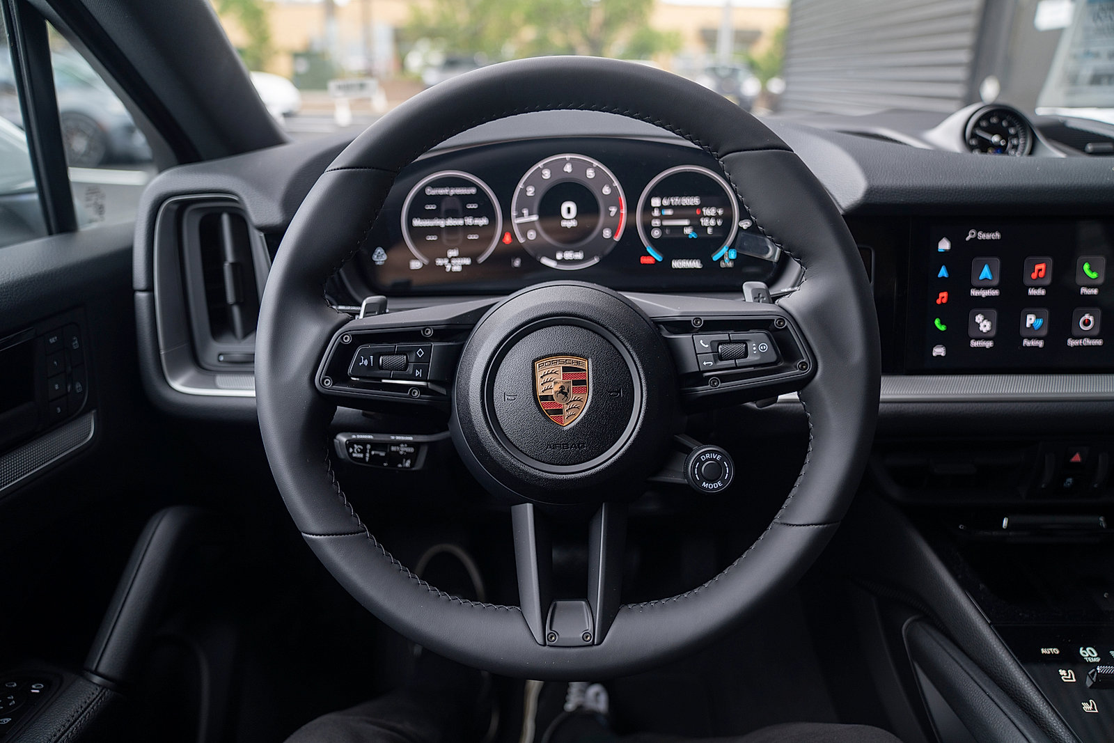 Used 2025 Porsche Cayenne Coupe image 6
