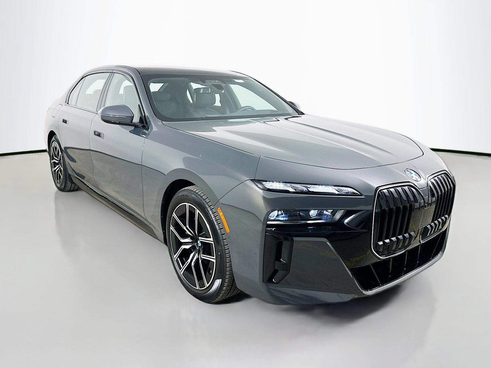 New 2026 BMW 750e xDrive w/ Executive Package AWD/4WD image 3