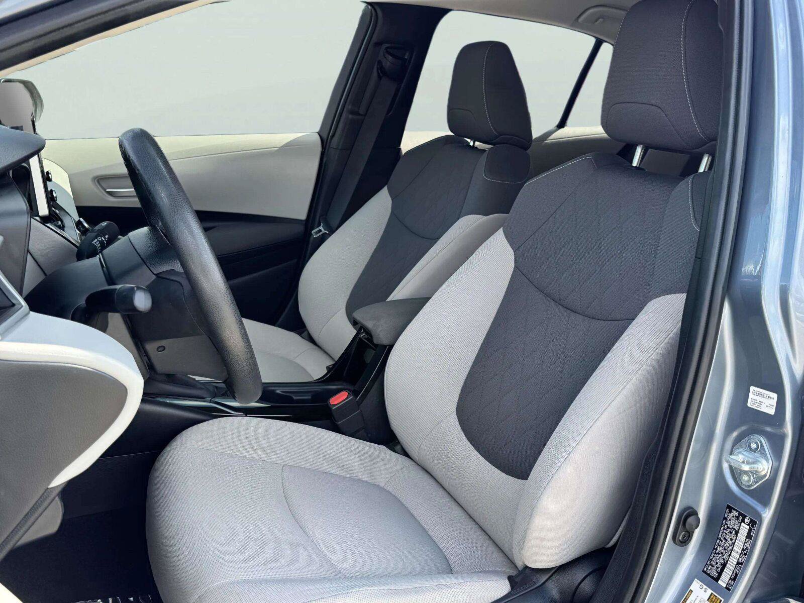Used 2021 Toyota Corolla LE FWD image 18