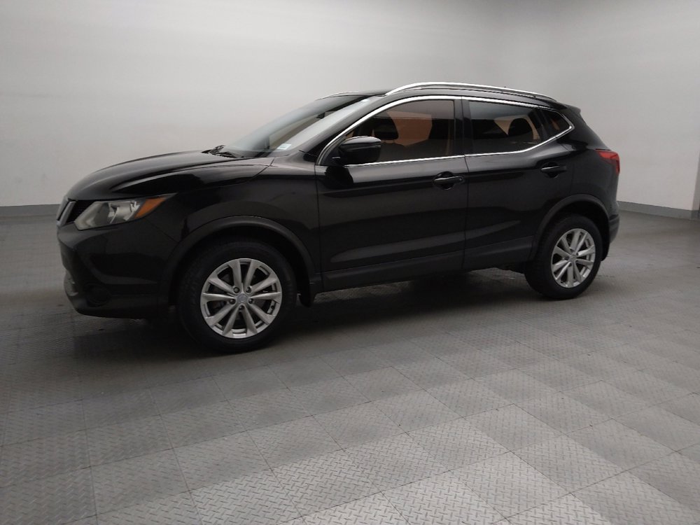 Used 2018 Nissan Rogue Sport SV image 2