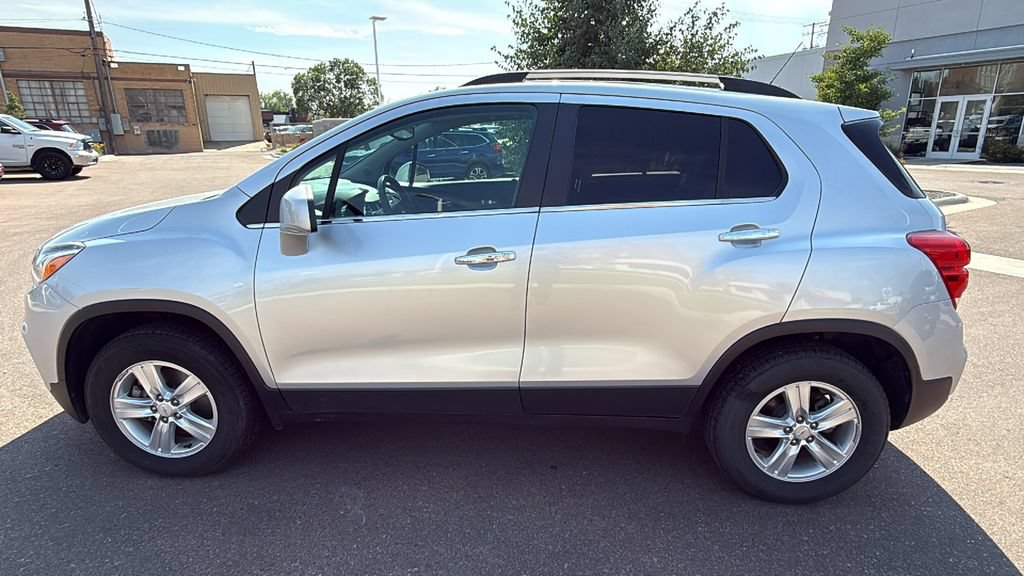 Used 2018 Chevrolet Trax LT w/ LT Convenience Package AWD/4WD image 8