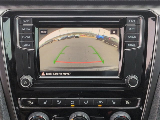 Used 2017 Volkswagen Passat 1.8T R-Line image 12