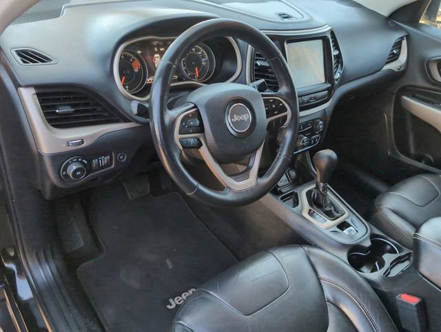 Used 2018 Jeep Cherokee Limited image 10