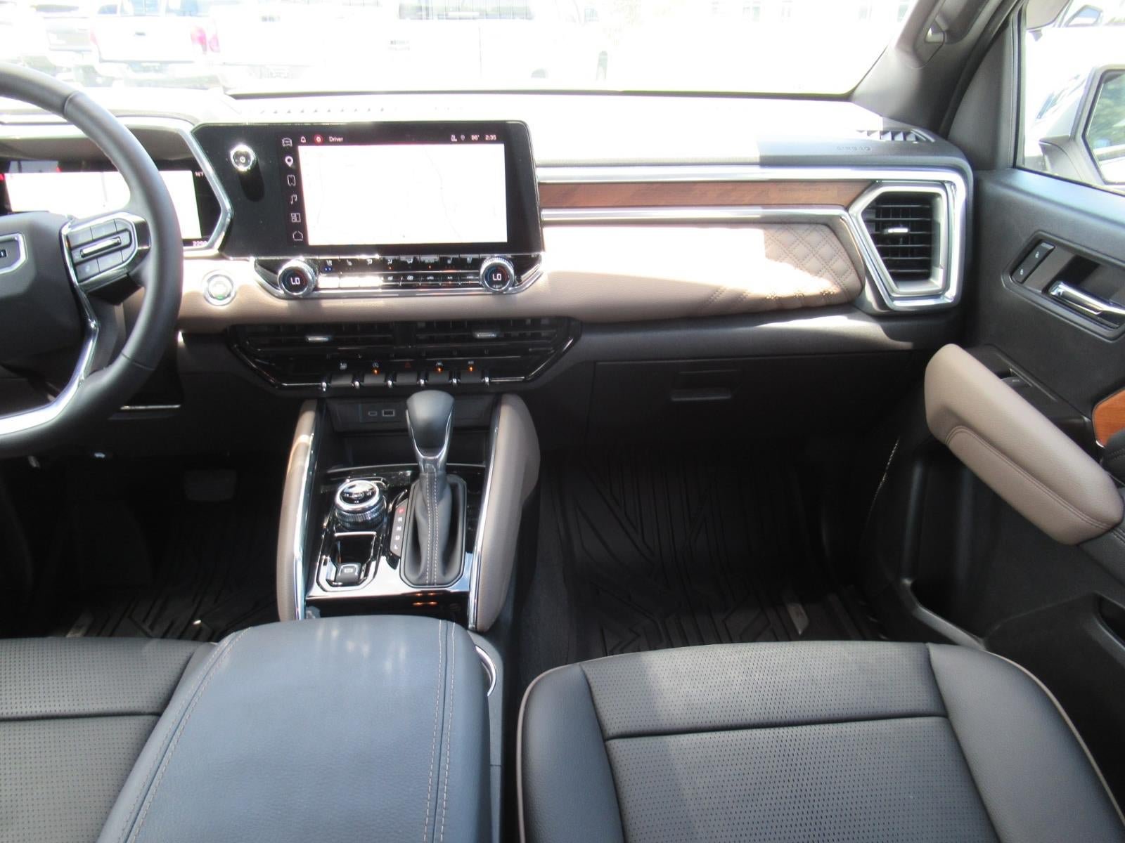 Used 2024 GMC Canyon Denali AWD/4WD image 18