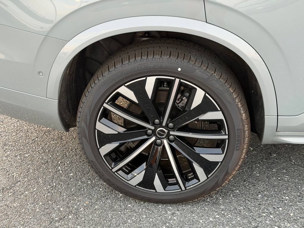 New 2026 Volvo XC90 T8 Plus w/ Protection Package Premier AWD/4WD image 6