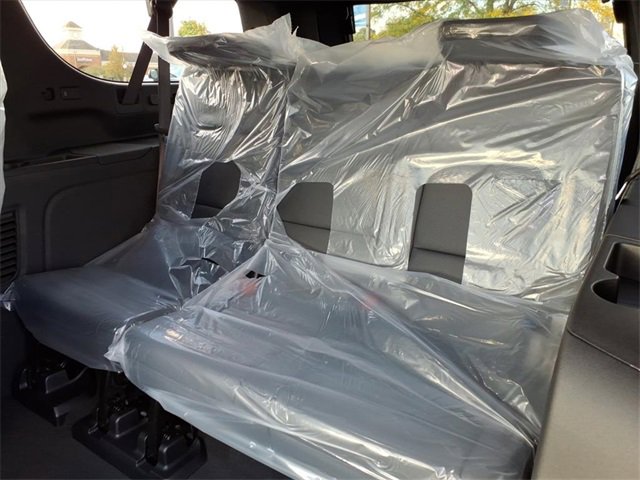 New 2026 Chevrolet Suburban High Country image 10