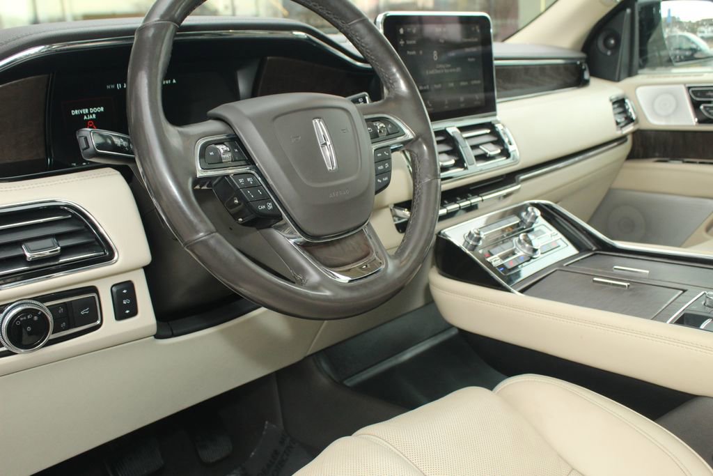 Used 2019 Lincoln Navigator Reserve w/ Cargo Package AWD/4WD image 15