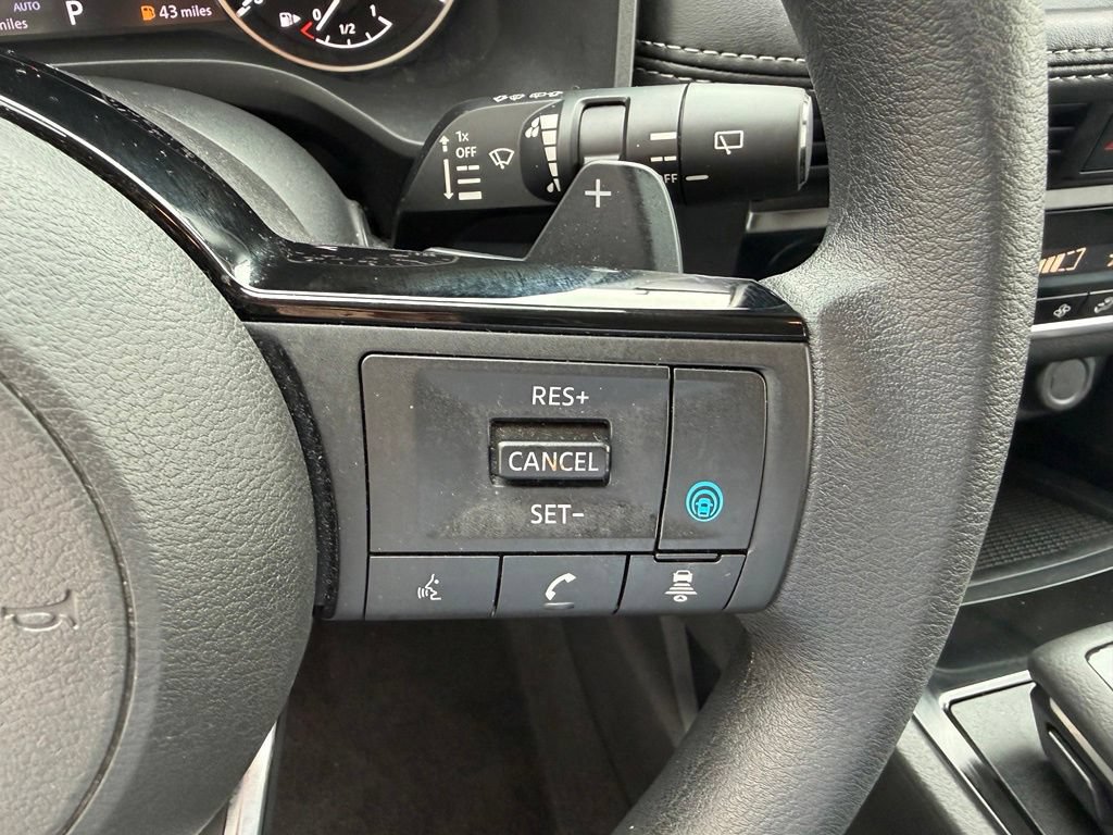 Used 2023 Nissan Rogue SV AWD/4WD image 23