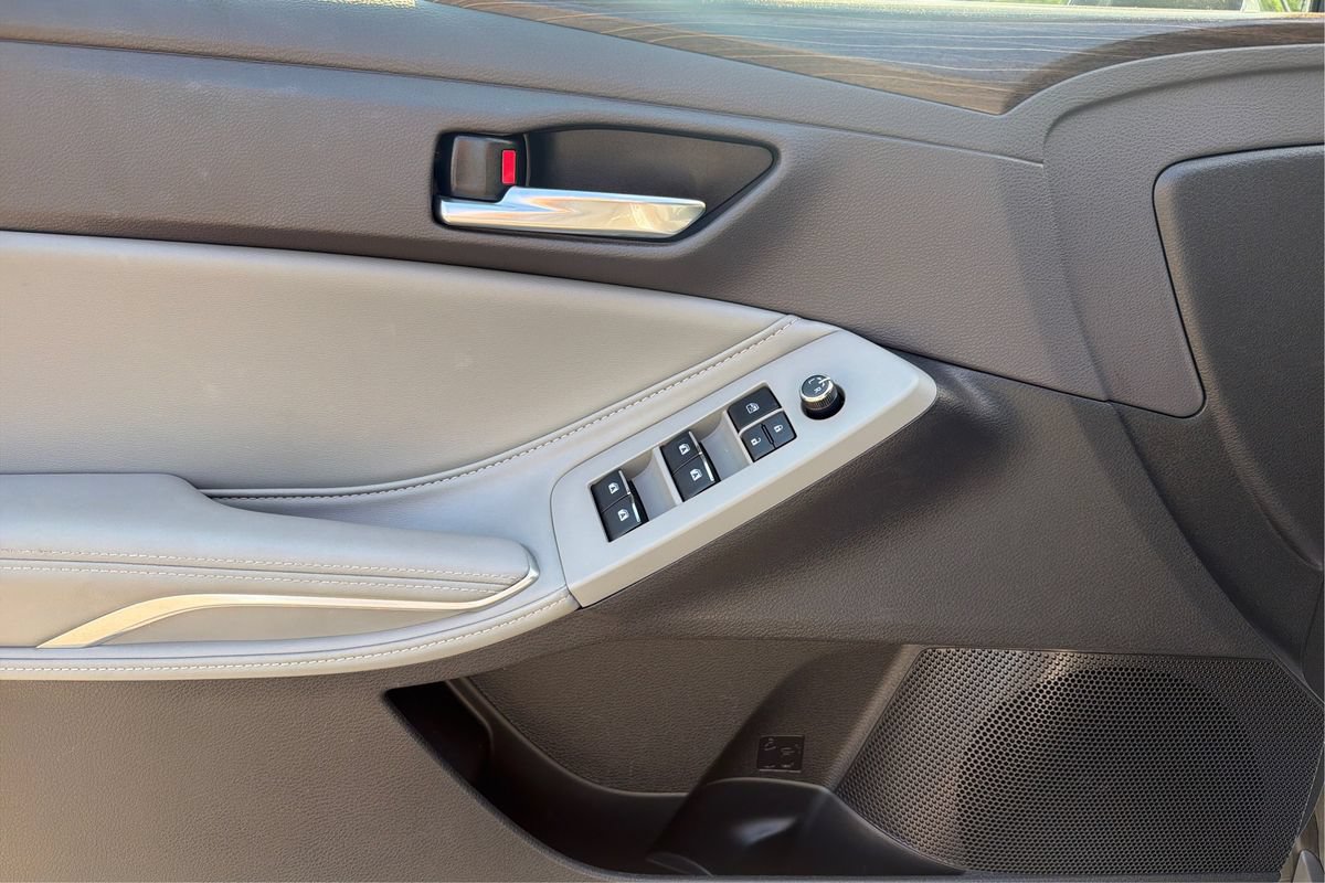 Used 2019 Toyota Avalon XLE w/ Moonroof Package FWD image 20
