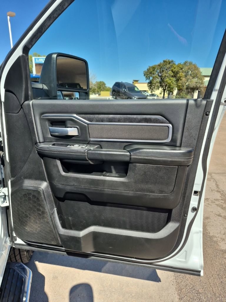 Used 2024 RAM 3500 Big Horn image 17