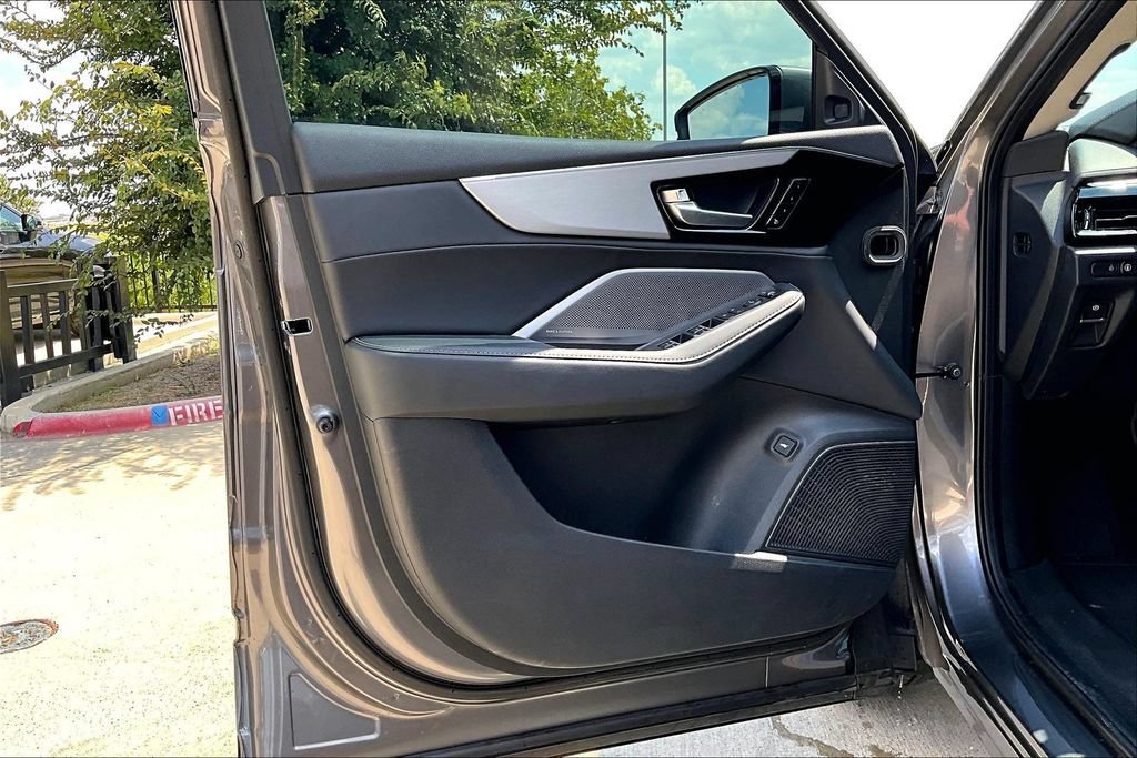 Certified 2026 Acura MDX w/ Technology Package FWD image 21