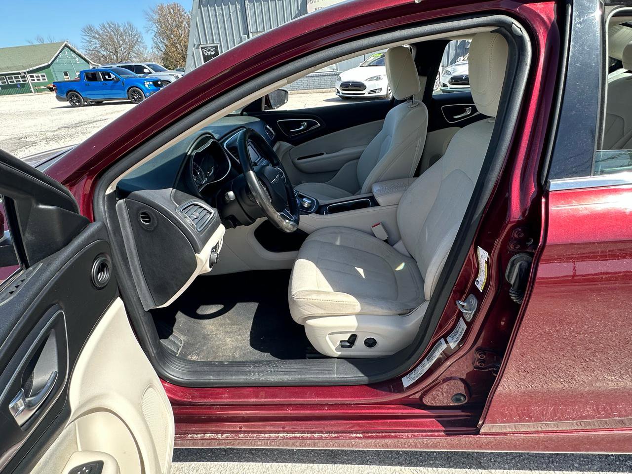 Used 2015 Chrysler 200 Limited w/ Convenience Group image 16