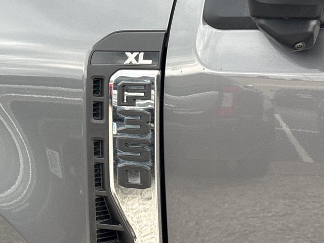 Used 2023 Ford F350 XL w/ 360-Degree Camera Package AWD/4WD image 5