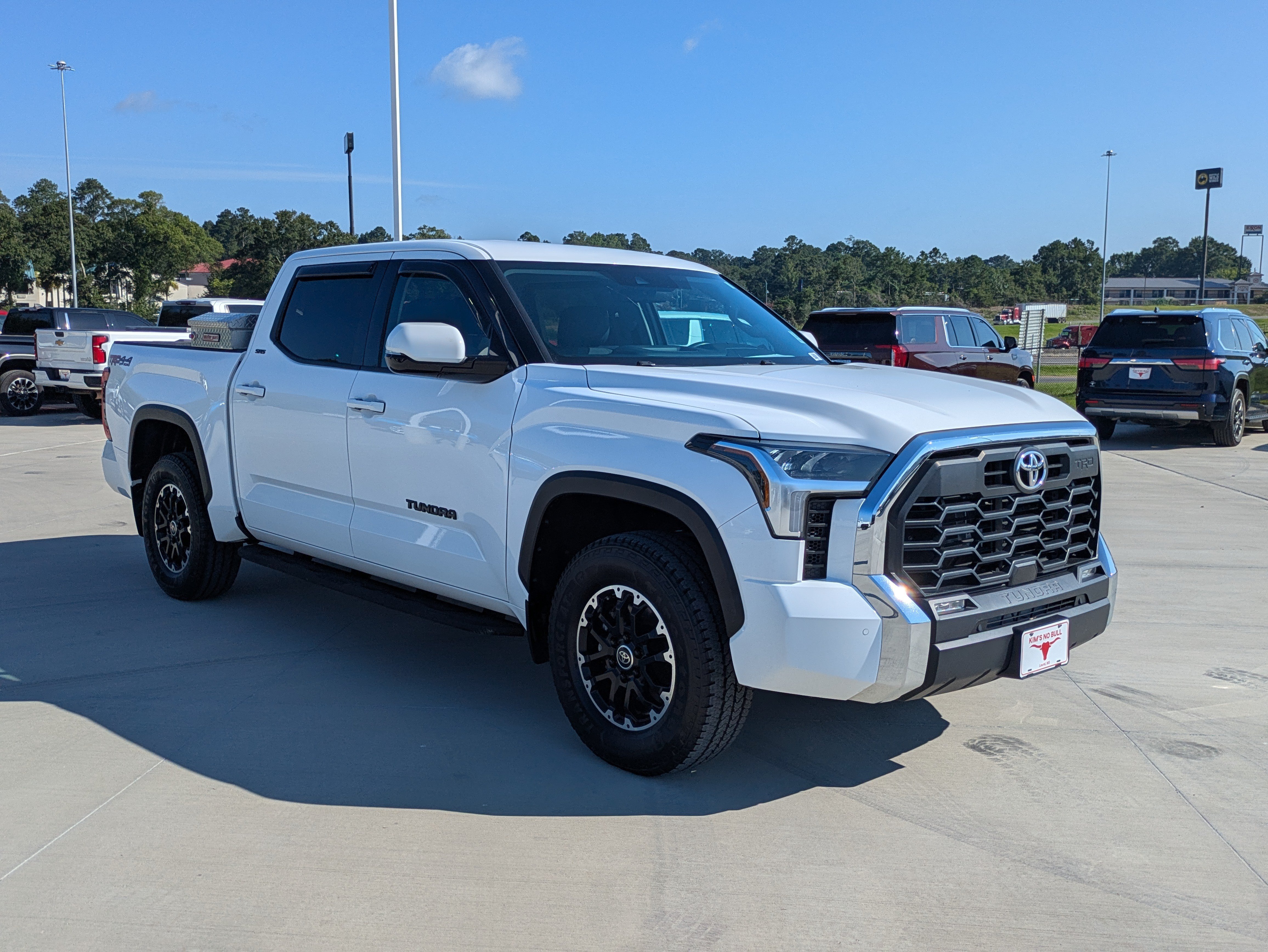 Used 2022 Toyota Tundra SR5 w/ TRD Off-Road Package AWD/4WD image 8