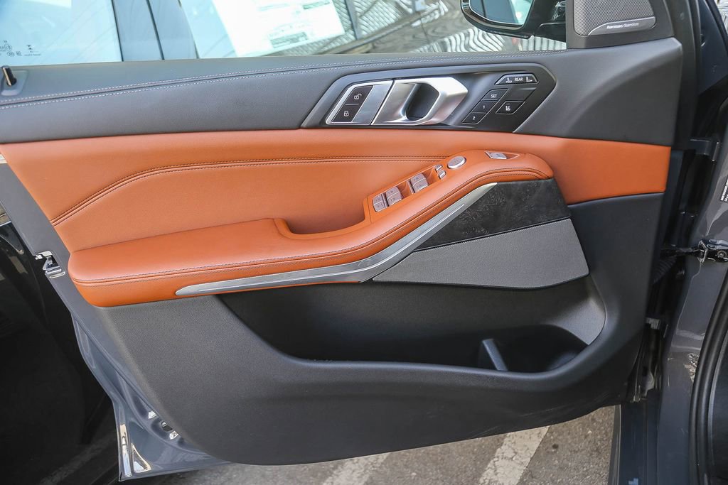 Certified 2024 BMW X7 xDrive40i w/ M Sport Package AWD/4WD image 21