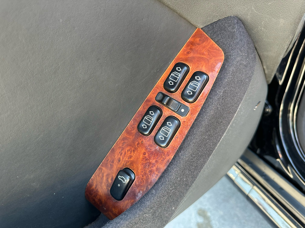 Used 2001 Mercedes-Benz S 600 image 49