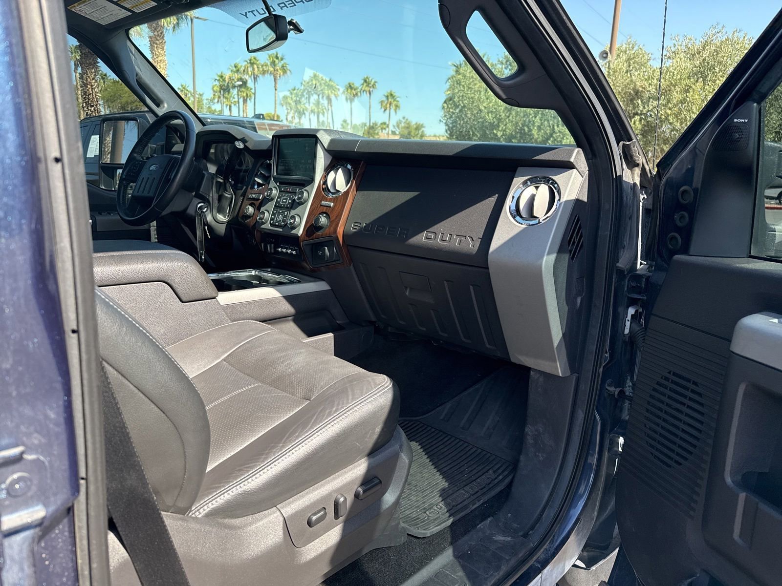 Used 2016 Ford F250 Lariat w/ Lariat Interior Package AWD/4WD image 12