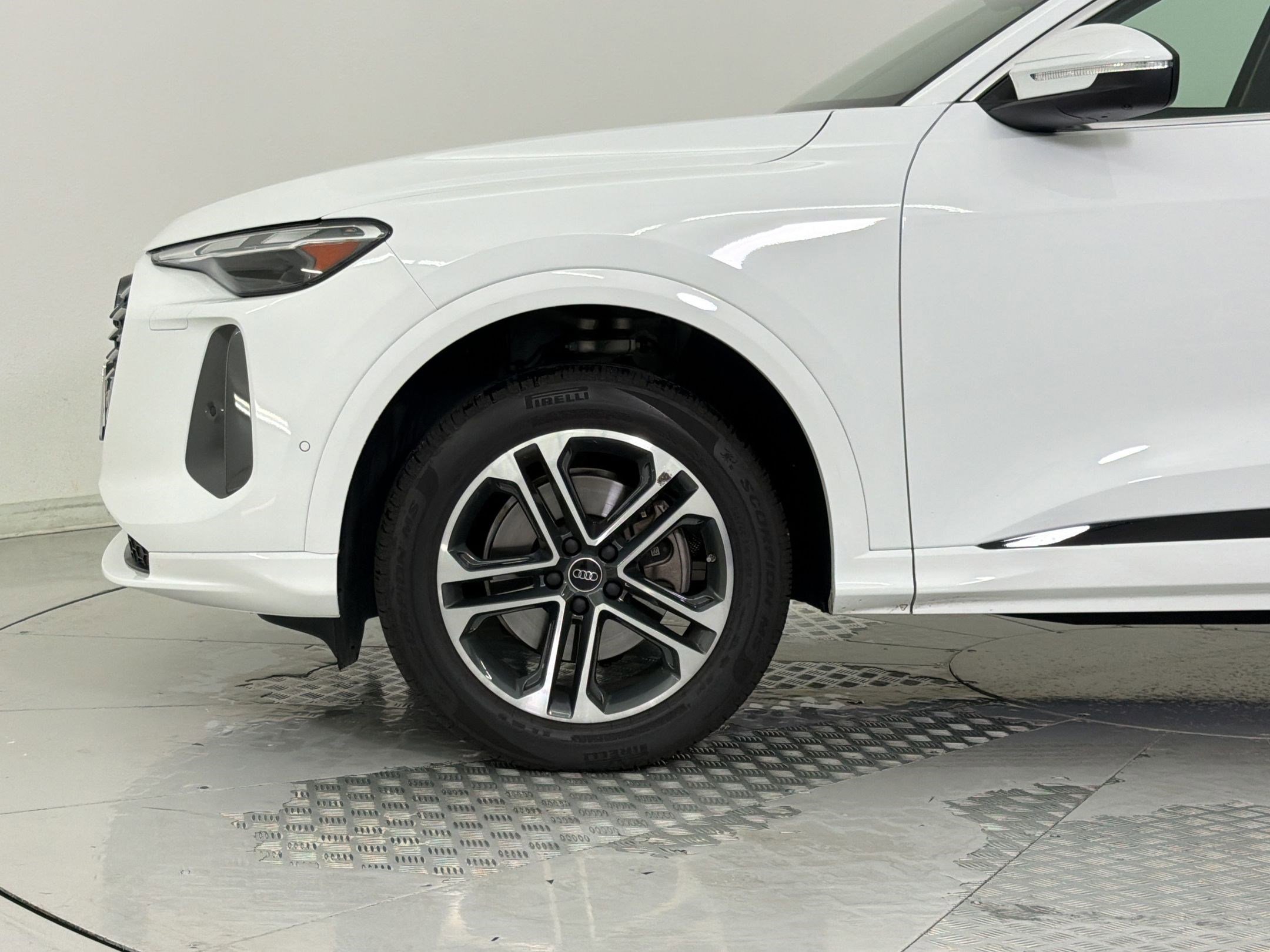 Certified 2025 Audi Q5 Premium w/ Convenience Package AWD/4WD image 10