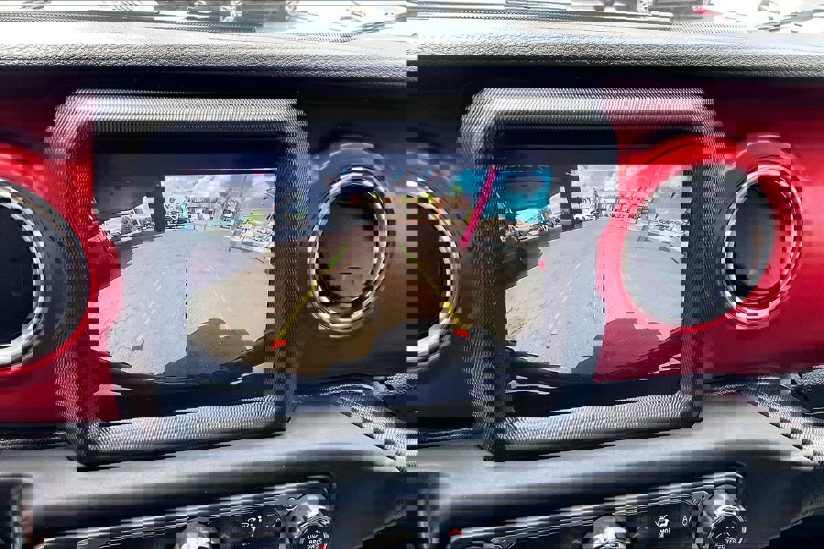 Used 2023 Jeep Wrangler Unlimited Rubicon image 18