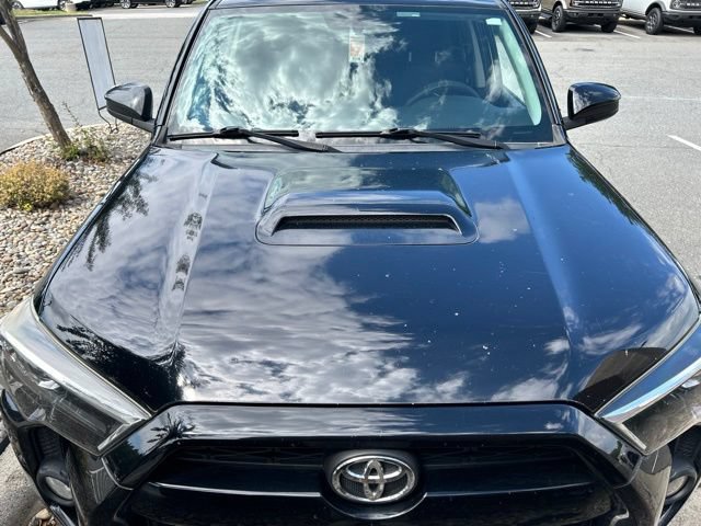 Used 2017 Toyota 4Runner TRD Off-Road AWD/4WD image 7