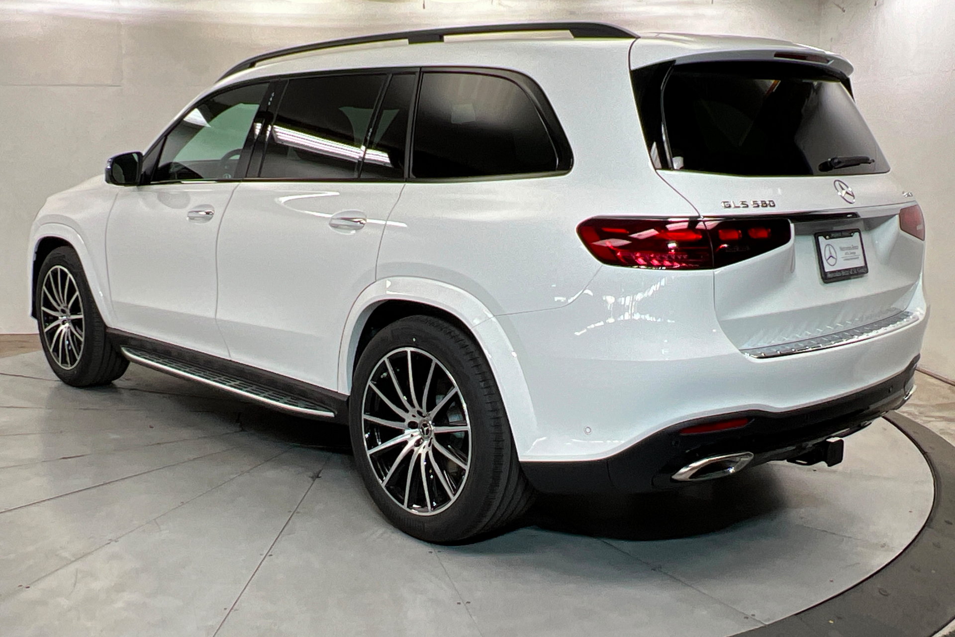 New 2026 Mercedes-Benz GLS 580 4MATIC image 3