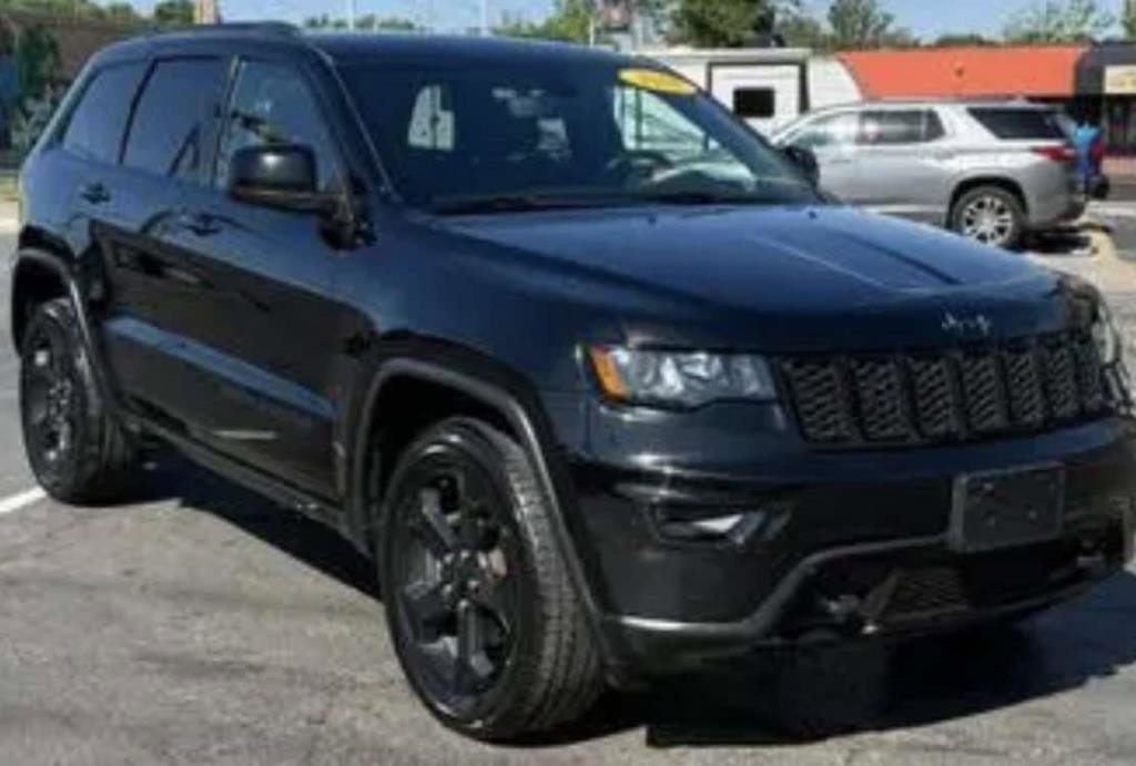 Used 2018 Jeep Grand Cherokee Laredo AWD/4WD image 1