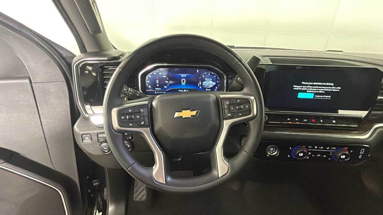 Used 2024 Chevrolet Silverado 1500 LT AWD/4WD image 17