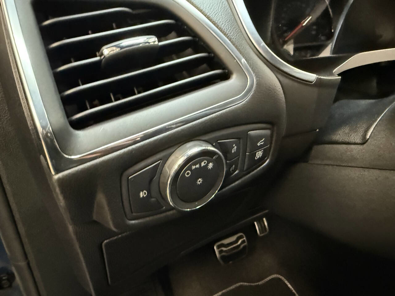 Used 2020 Ford Edge ST w/ Equipment Group 401A image 21