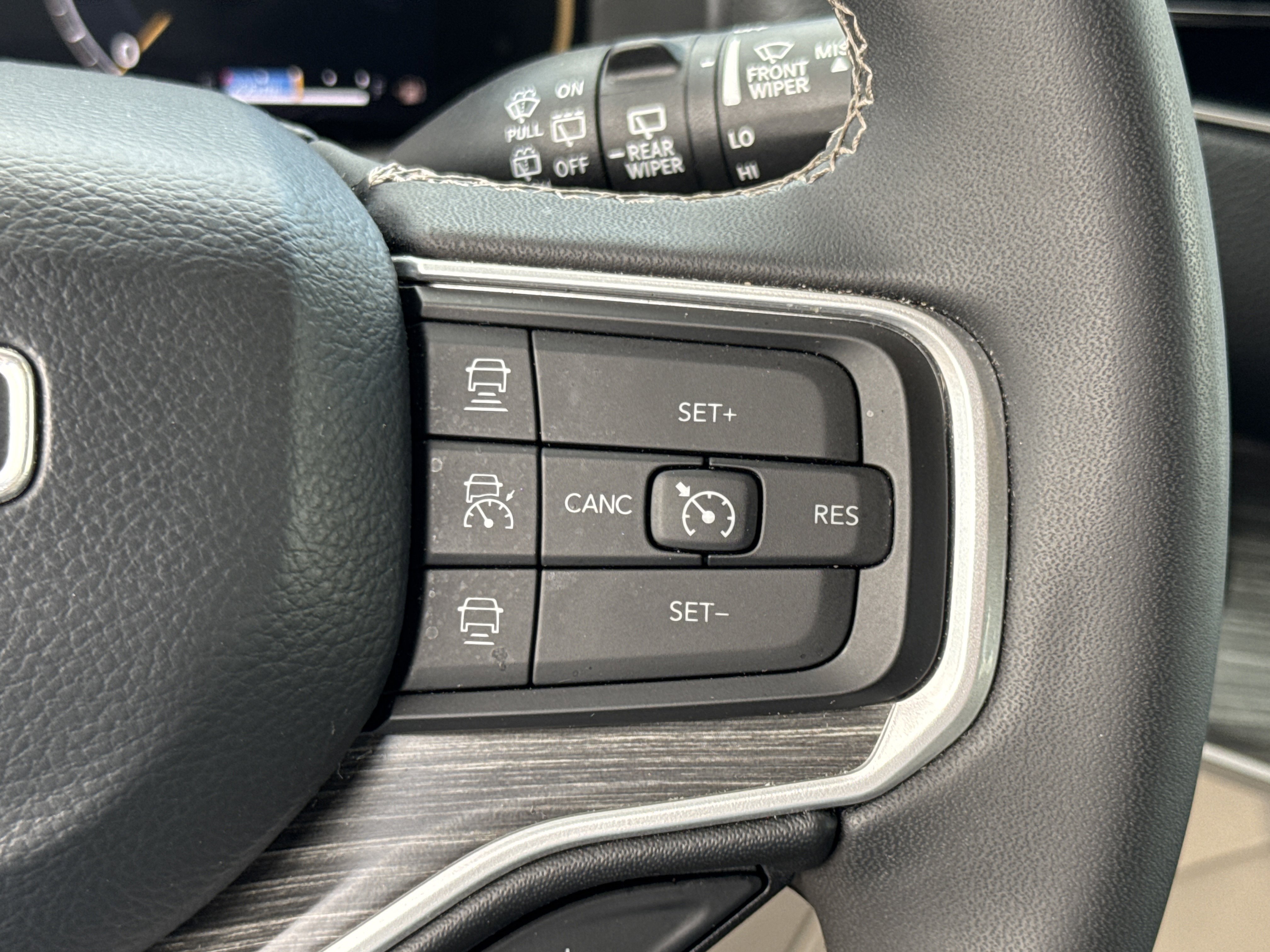 Used 2024 Jeep Wagoneer Series II w/ Flexible Seating Group image 29