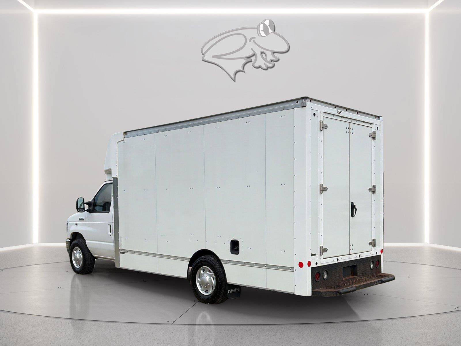 Certified 2022 Ford E-350 and Econoline 350 Super Duty RWD image 3