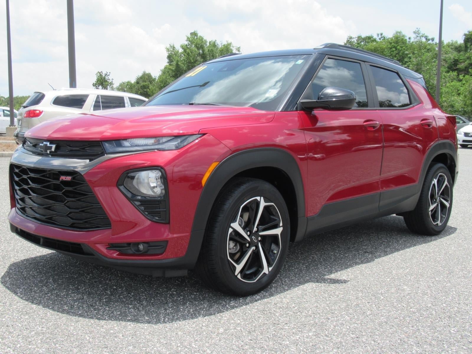 Used 2021 Chevrolet TrailBlazer RS w/ Technology Package FWD image 3
