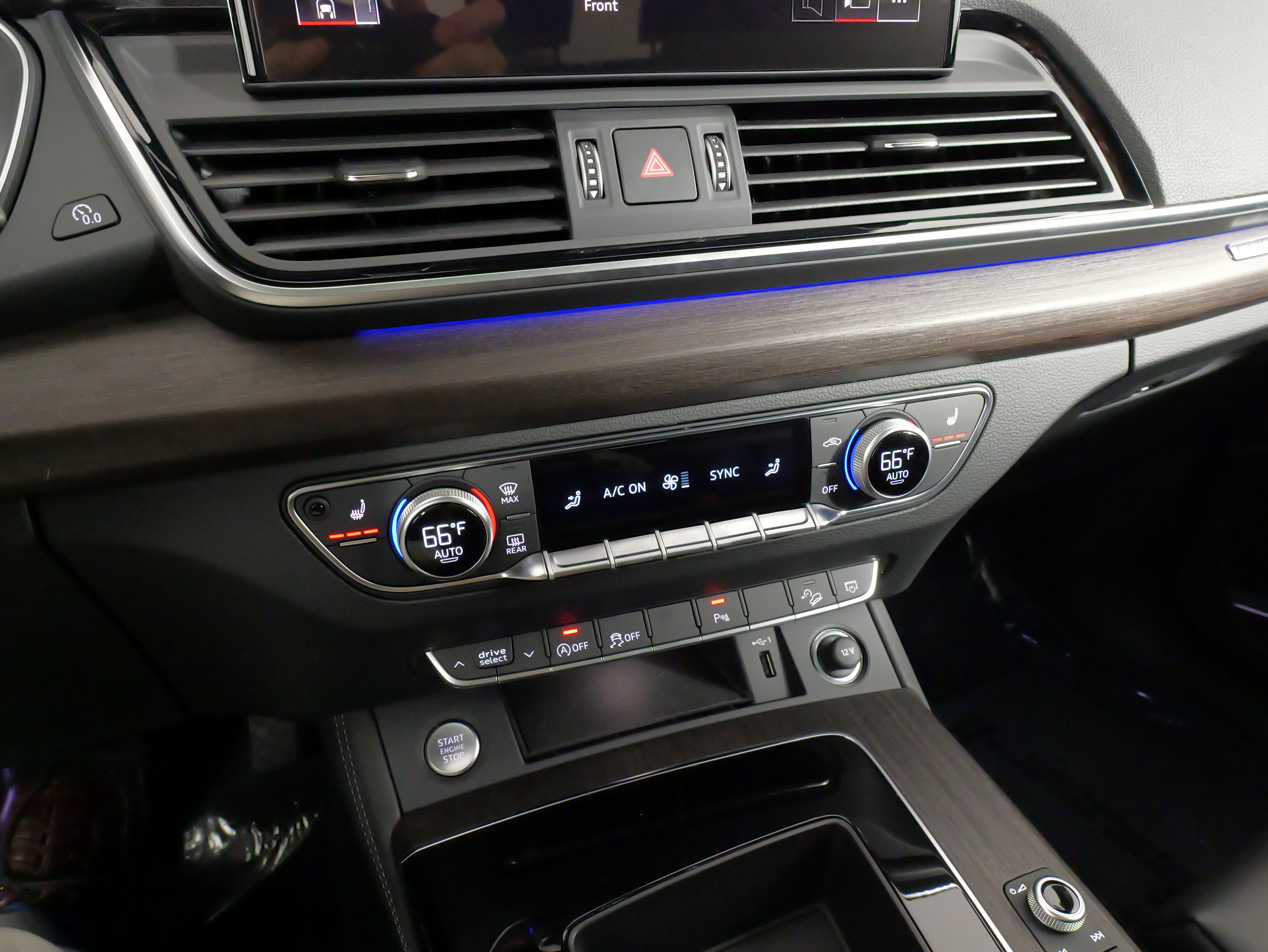 Used 2025 Audi Q5 2.0T Premium Plus w/ Premium Plus Package AWD/4WD image 56