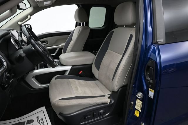 Used 2020 Nissan Titan SV w/ SV Convenience Package AWD/4WD image 11