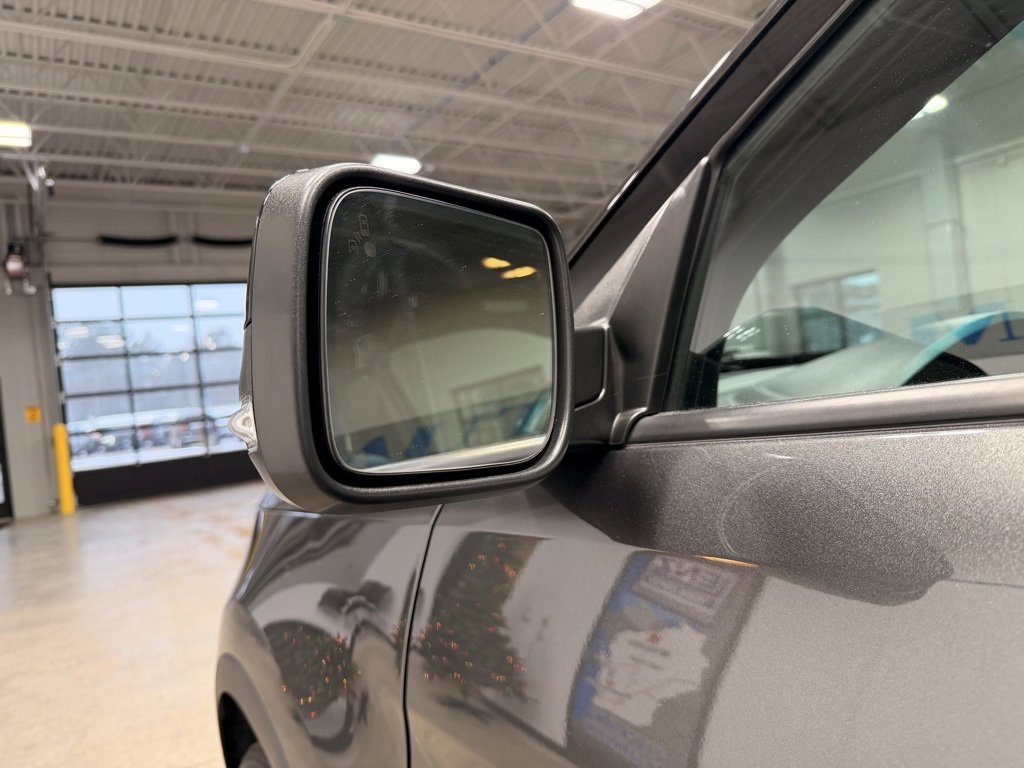 Used 2017 Ford Explorer XLT w/ Equipment Group 202A image 23