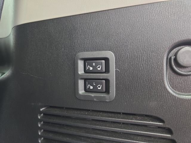 Used 2022 Nissan Armada Platinum w/ Captain's Chairs Package image 46