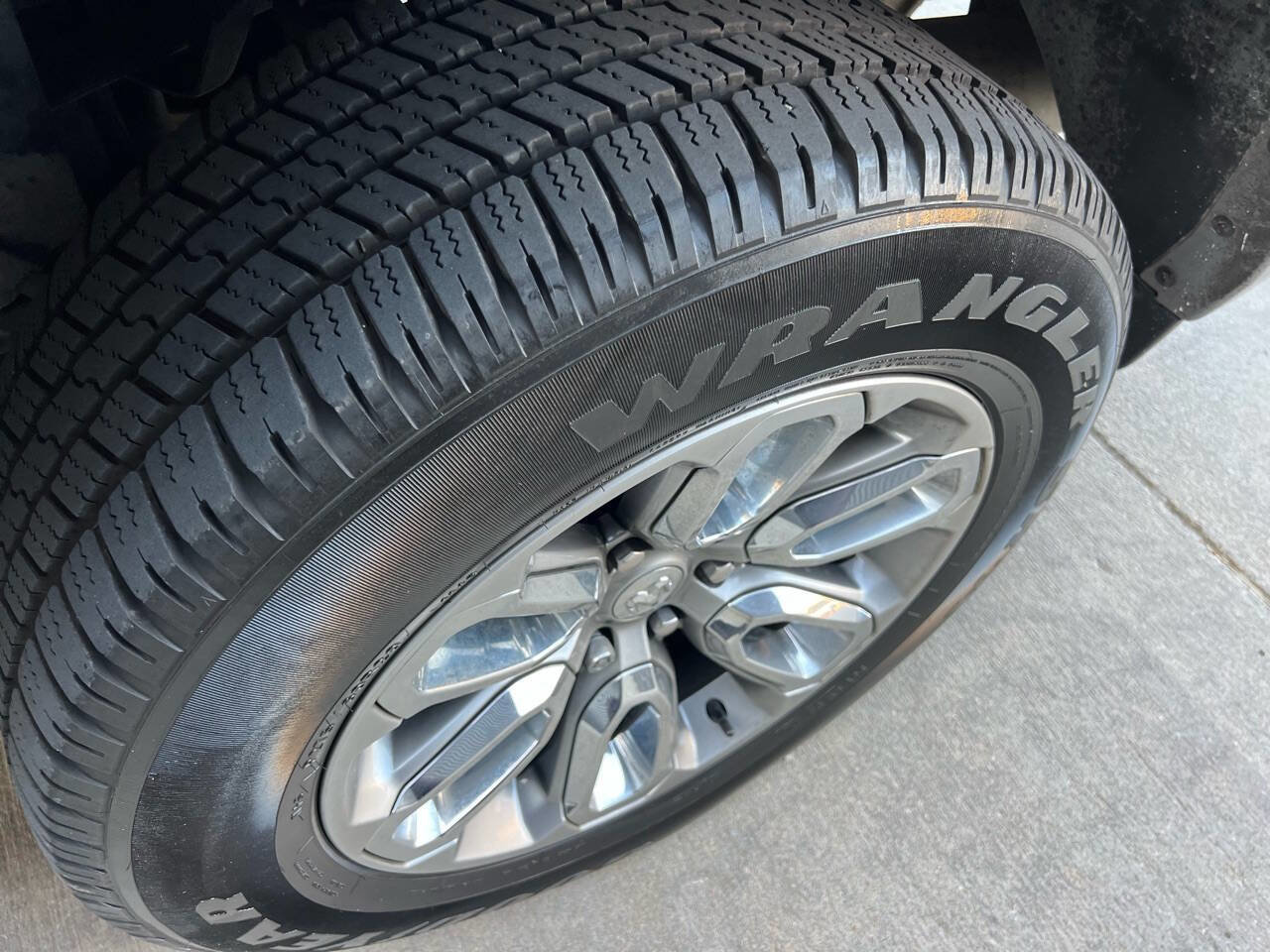 Used 2020 RAM 1500 Laramie w/ Sport Appearance Package image 15