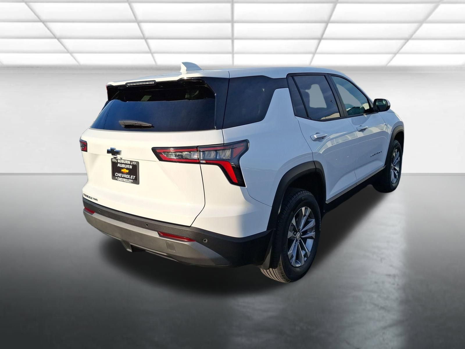 Used 2026 Chevrolet Equinox LT w/ Convenience Package II image 3