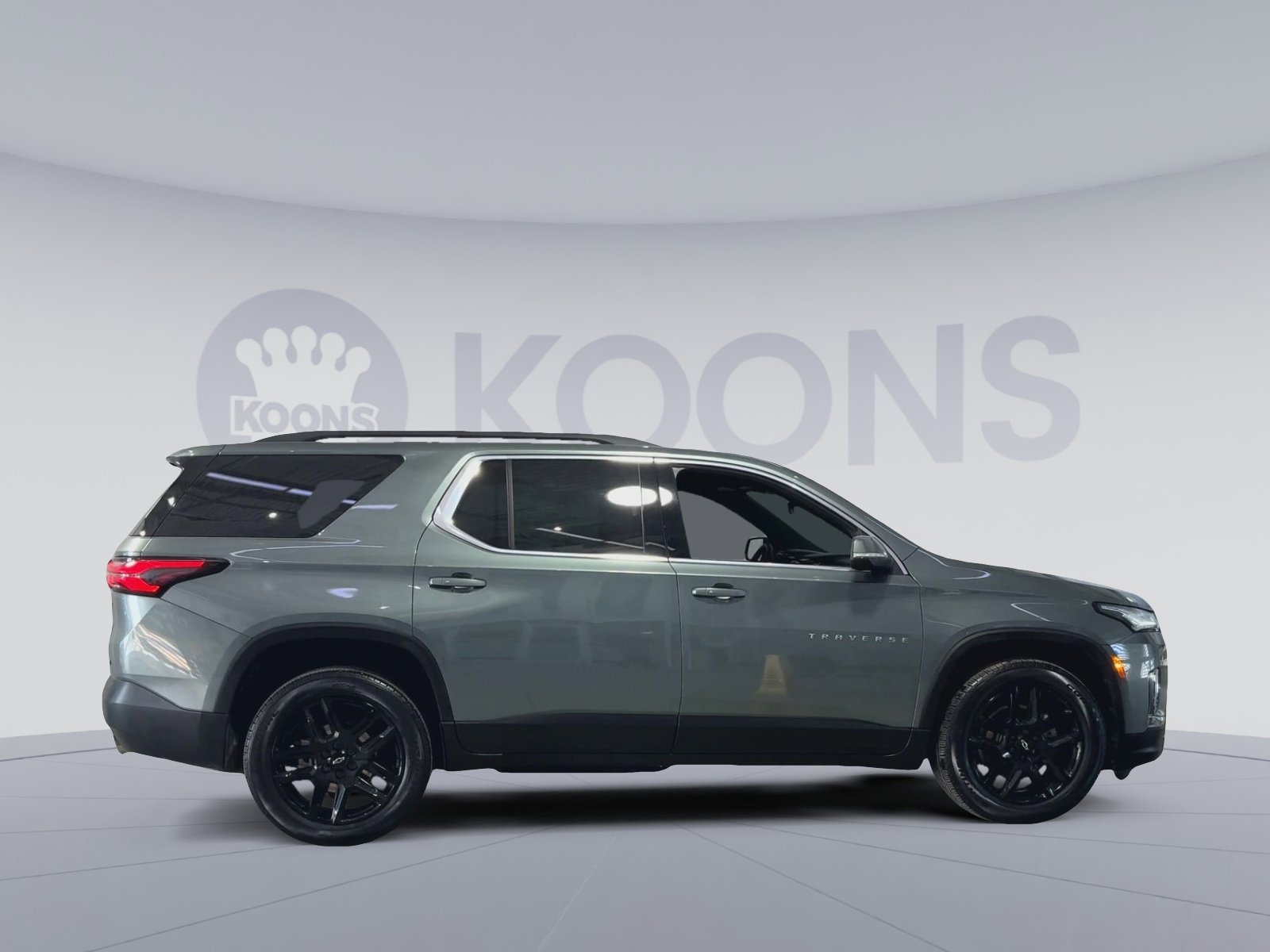 Used 2023 Chevrolet Traverse LT image 12