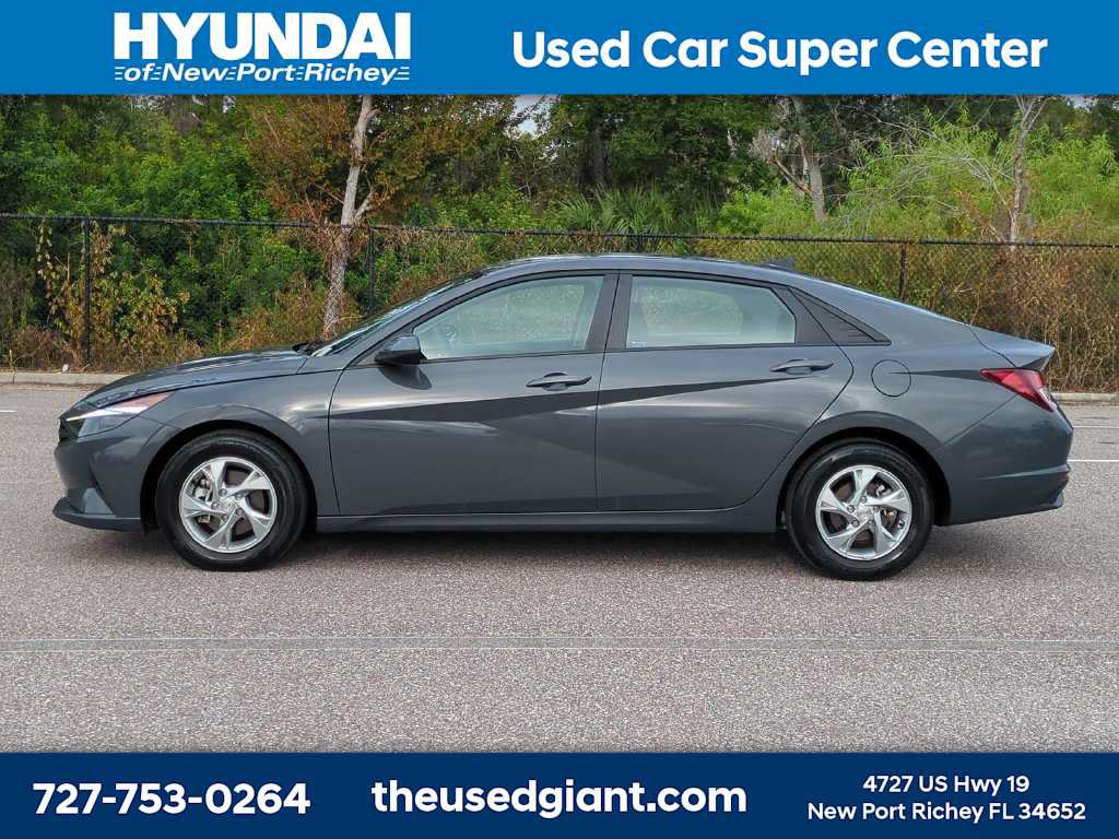 Certified 2023 Hyundai Elantra SE FWD image 2