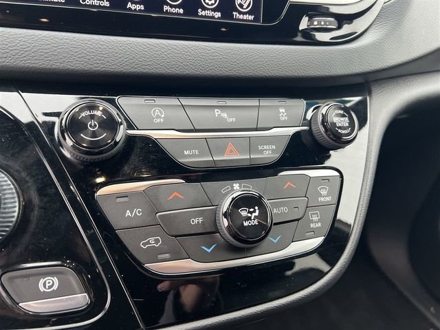 Used 2020 Chrysler Pacifica Touring-L image 20